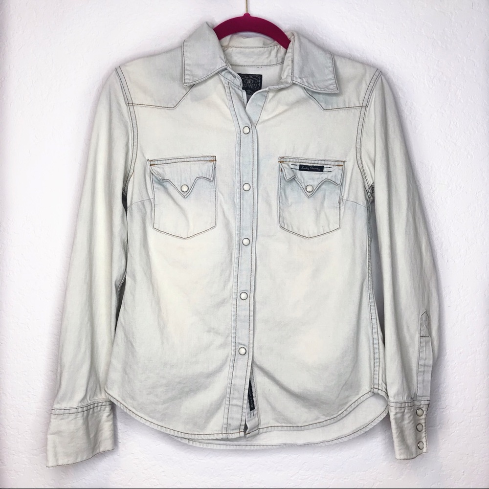 Lucky Brand light wash Denim Button Down Shirt 💙